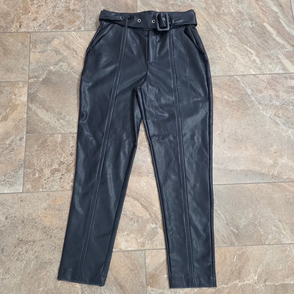 Fashion Nova‎ Women Black Faux Leather Belted Tapered Pants Size S High Rise